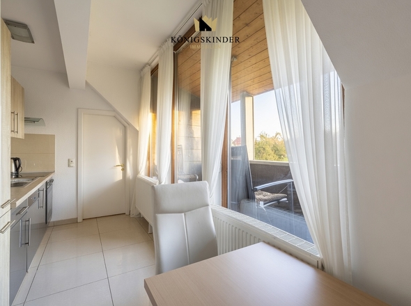 Küchenbereich mit anliegenden Balkon