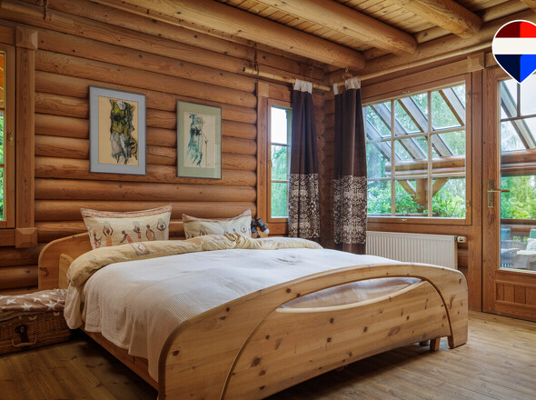 Das Schlafzimmer mit Zugang zur Loggia