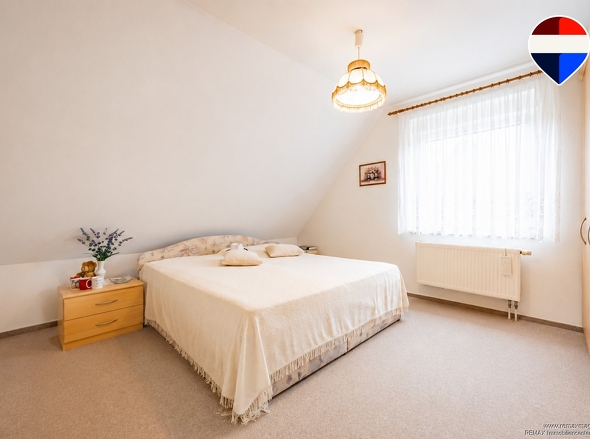 Schlafzimmer DG