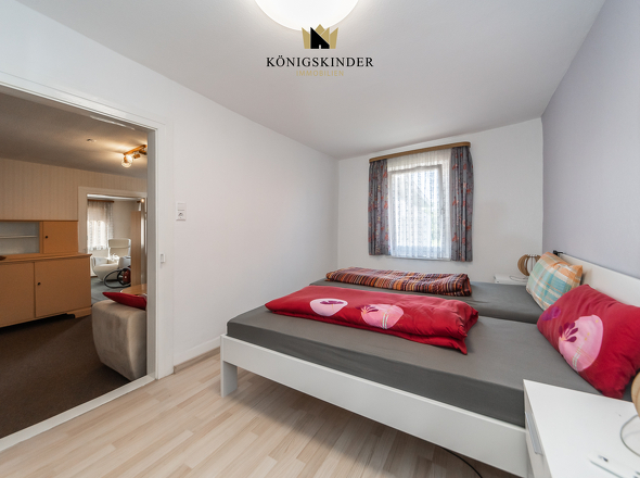 Schlafzimmer zum Durchgangszimmer