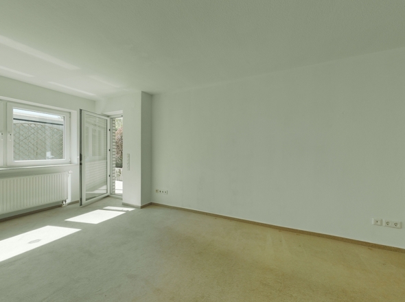 Geräumiges Wohnzimmer