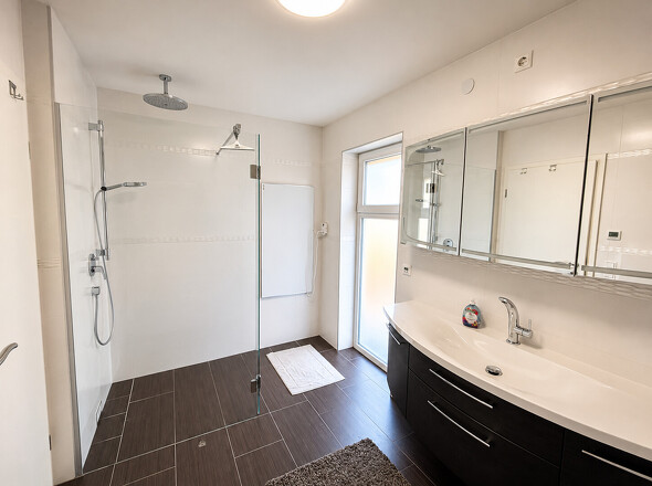 Badezimmer EG