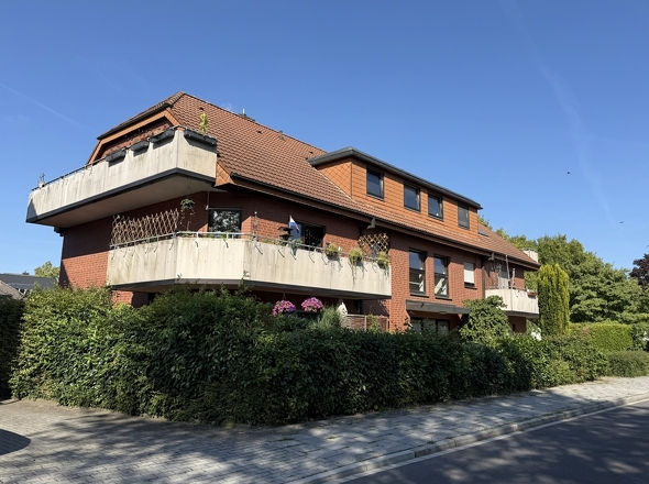Seitenansicht mit Balkon