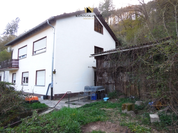Haus mit Schuppen