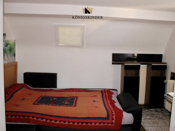  2.OG Schlafzimmer) Zweite Wohnung