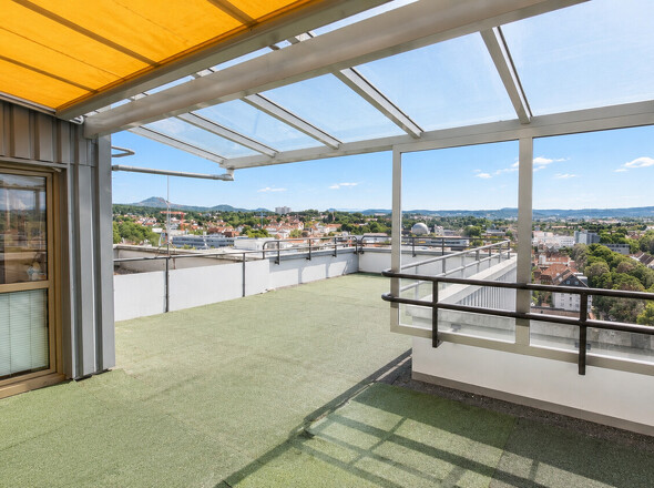 Dachterrasse – digital mit KI leergeräumt