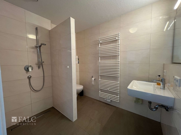 Modernes Badezimmer