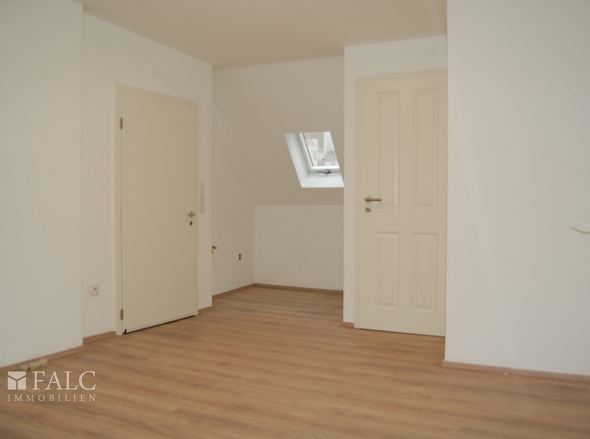 Wohnraum_Richtung Küchennische_DG