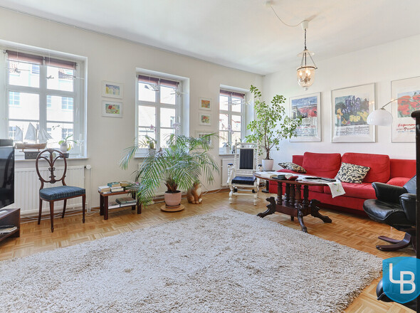 Wohnzimmer 1.OG, Eingang rechts