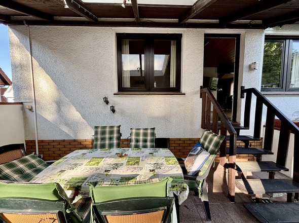 Terrasse KI-bearbeitet
