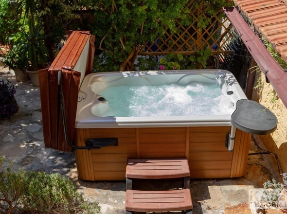 Jacuzzi