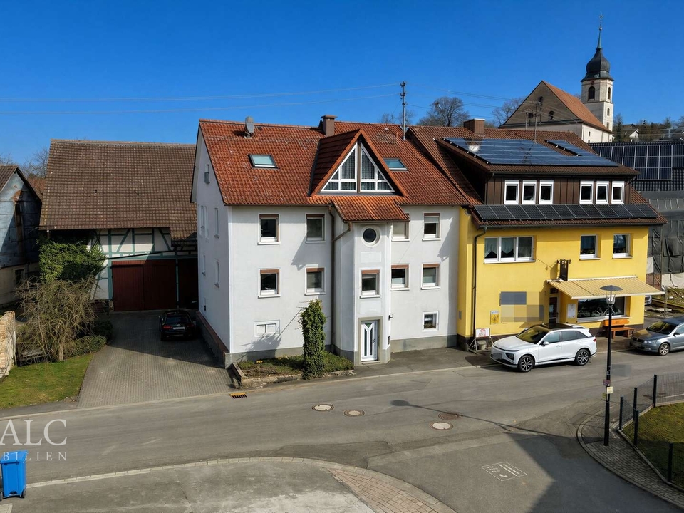 Straßenansicht