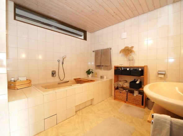 Wellnessoase im Eigenheim (2. OG, orig.)