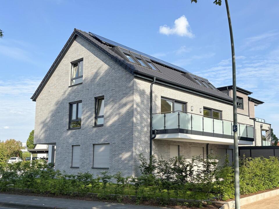 im Ober- und Dachgeschoss mit Balkon