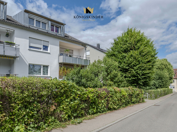 Gesamtansicht Haus mit der EG-Wohnung