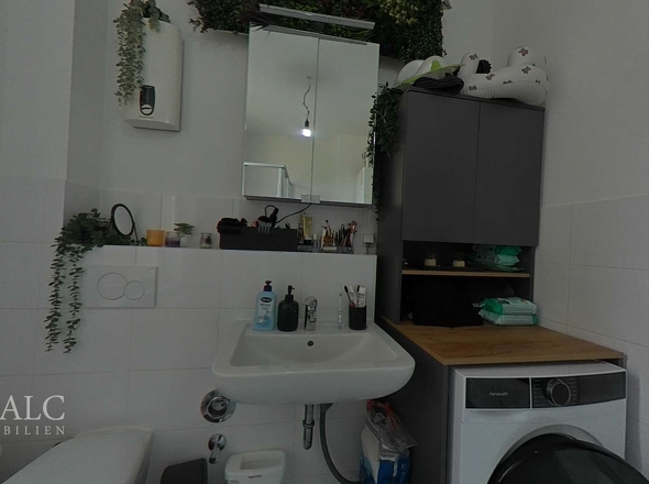 2 OG Badezimmer
