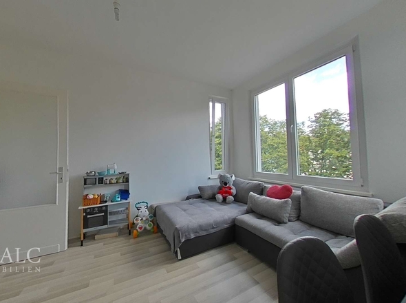 2 OG Wohnzimmer mit Küche