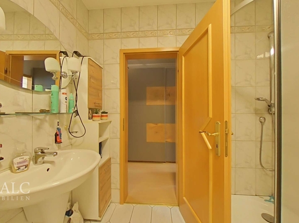 EG links Badezimmer