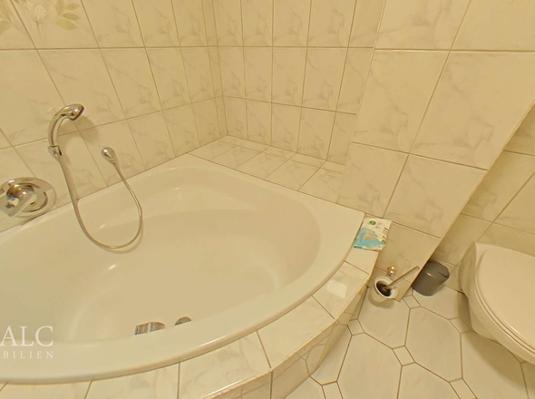 EG links Badezimmer