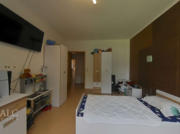 EG links Schlafzimmer