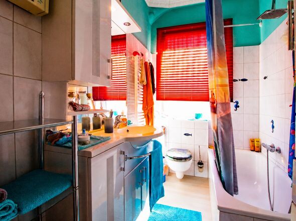 Wohnung-Erdgeschoss: Badezimmer