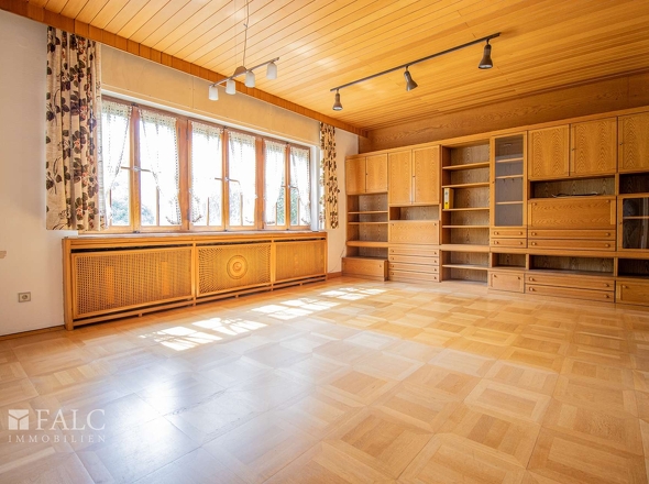 Riesiges Wohnzimmer