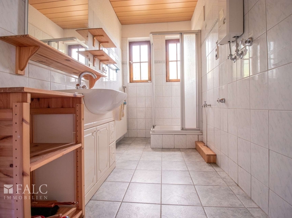 Zweites Badezimmer