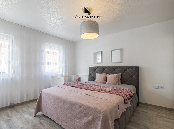 Schlafzimmer 1