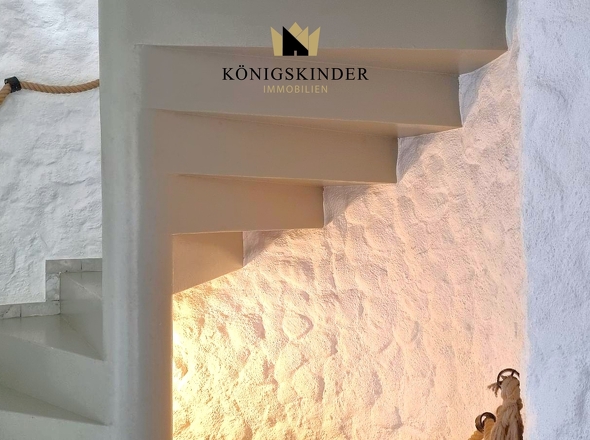 Treppe zum OG und Keller
