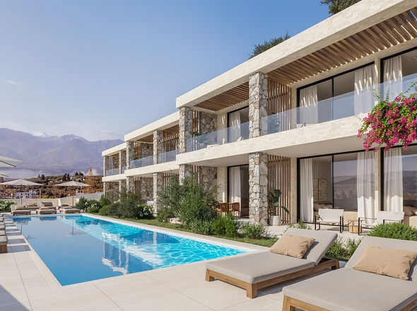 Poolbereich mit Bergblick