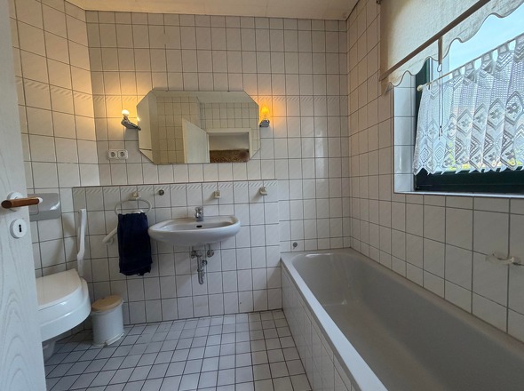 Wannenbad im EG
