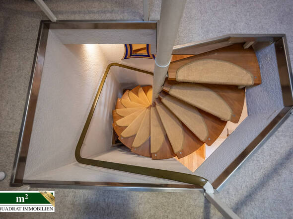 DG Treppe runter