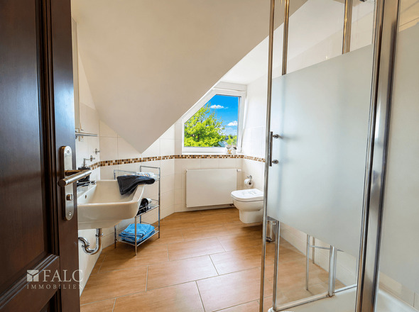 Ferienwohnung Dachgeschoss Badezimmer