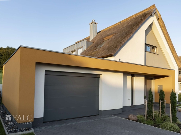 Einfahrt Garage