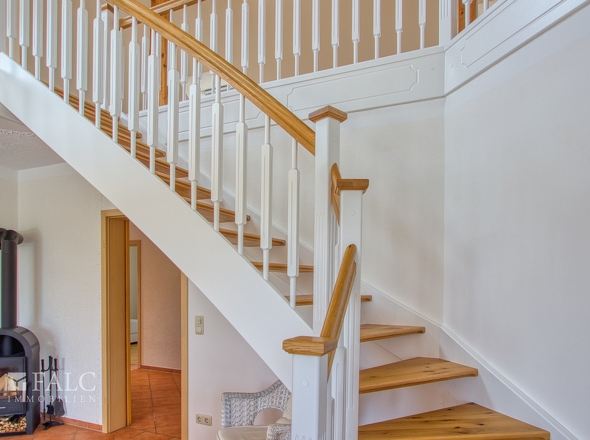 Treppe in das Dachgeschoss