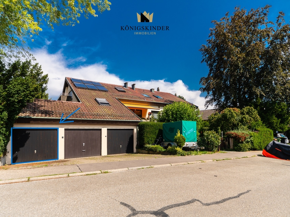 Garage links vom Haus