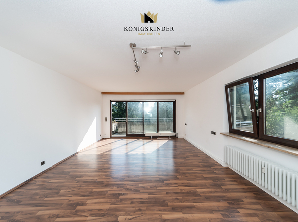 1. Obergeschoss - Wohnzimmer mit Zugang zum Süd-Ost-Balkon