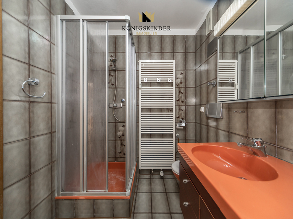 1. Obergeschoss - innenliegendes Badezimmer
