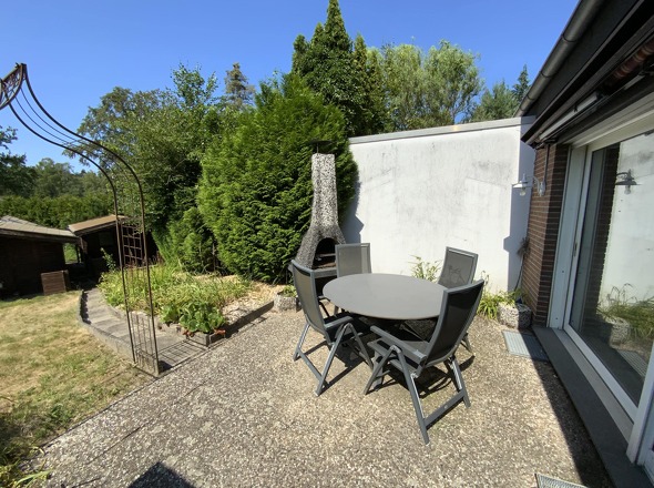 Terrasse mit Außenkamin