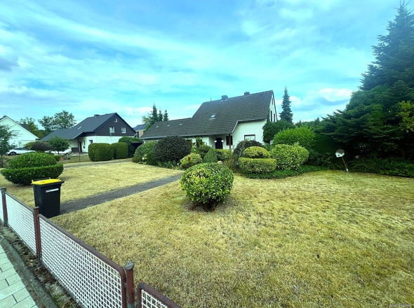 GST-Straßenseite