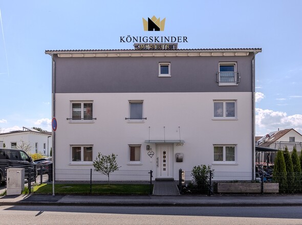 Großes Haus mit 3 Vollgeschossen und 10 Zimmern