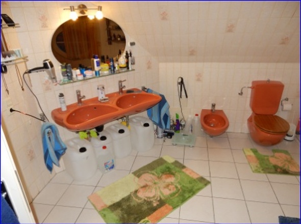 Bad mit Doppelwaschbecken