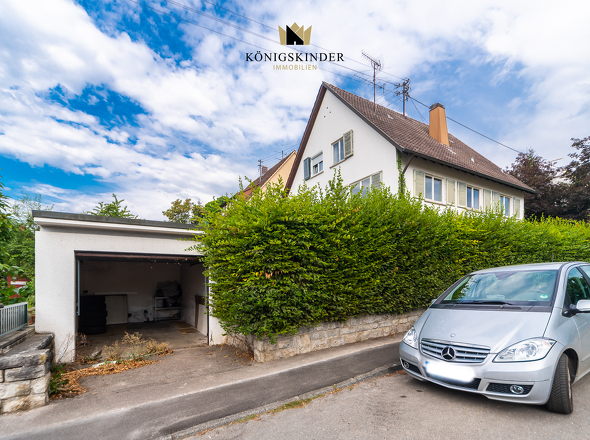 Garage und Hausansicht