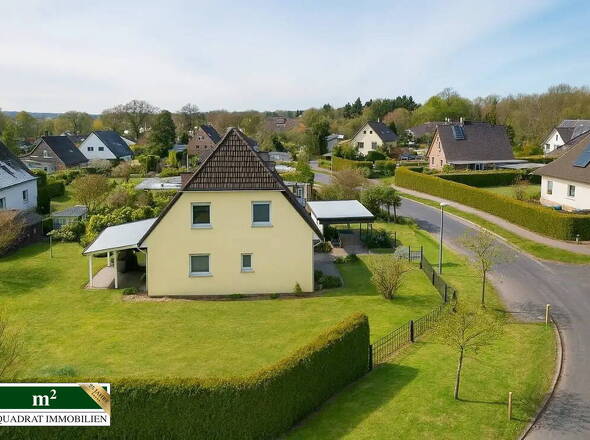 Drohnenaufnahme EFH mit großzügigem Grundstück