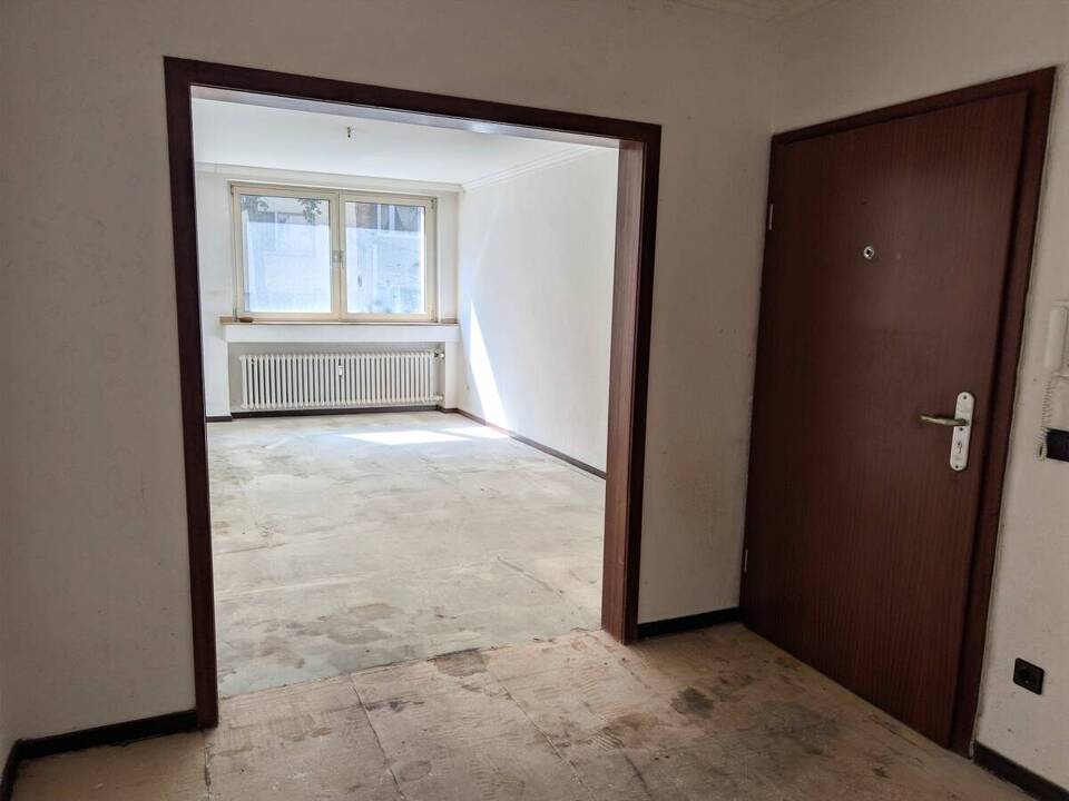 Diele und Zimmer Strassenseite