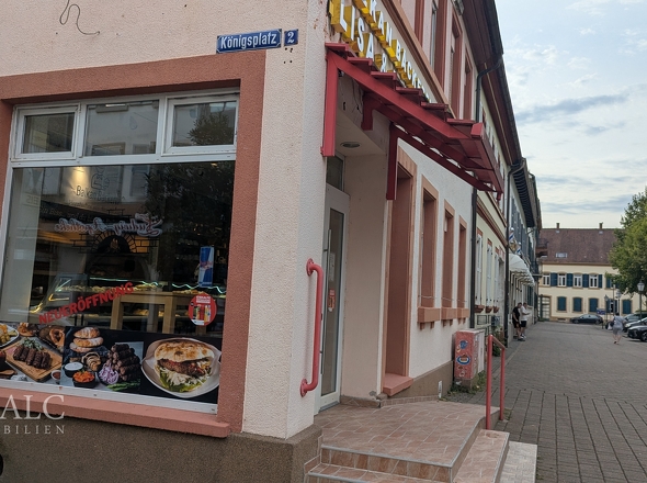 Außen seitlich