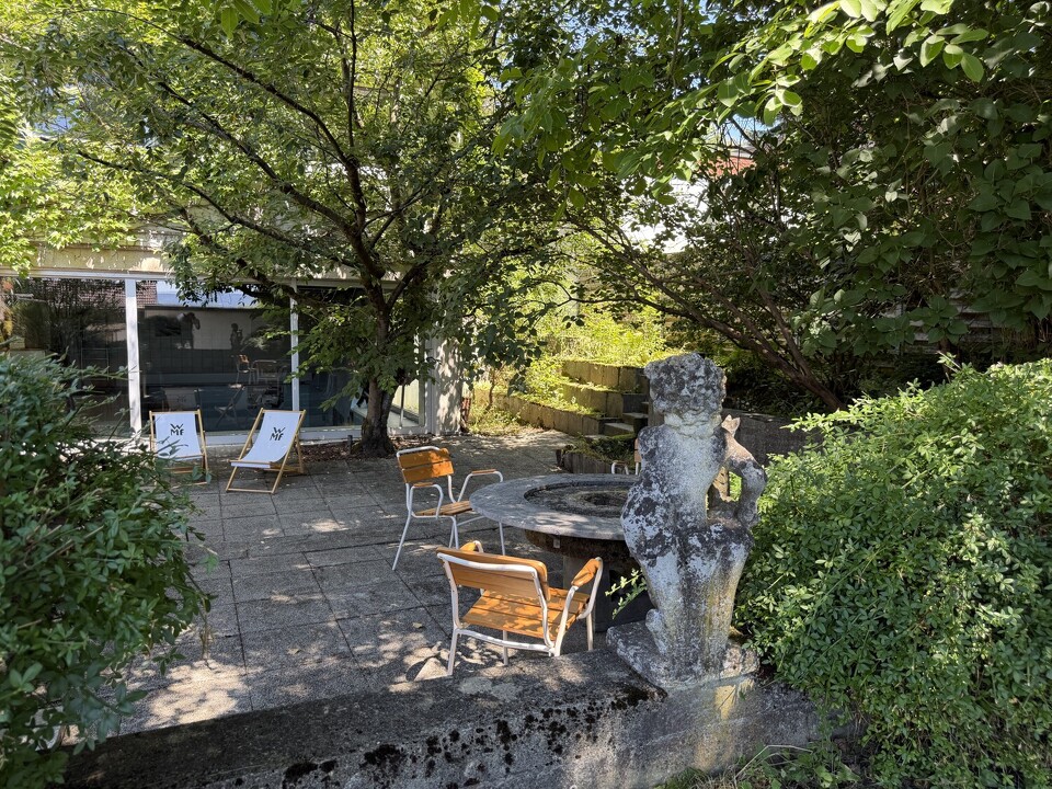 Terrasse UG vor Hallenbad