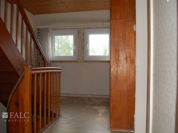 Treppe ins EG und Dachboden