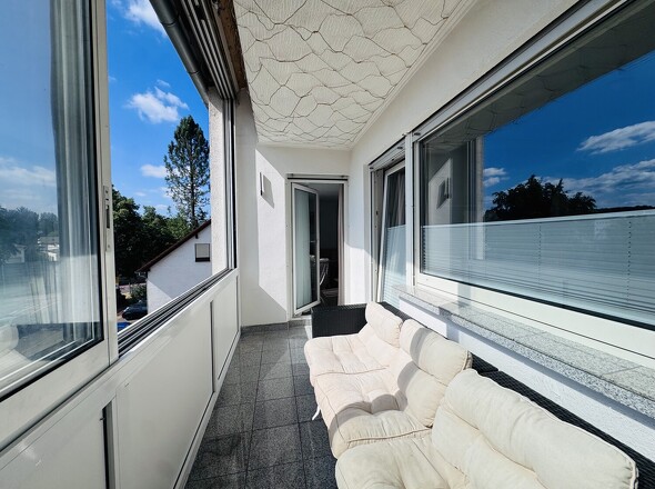 Balkon mit Glasfront