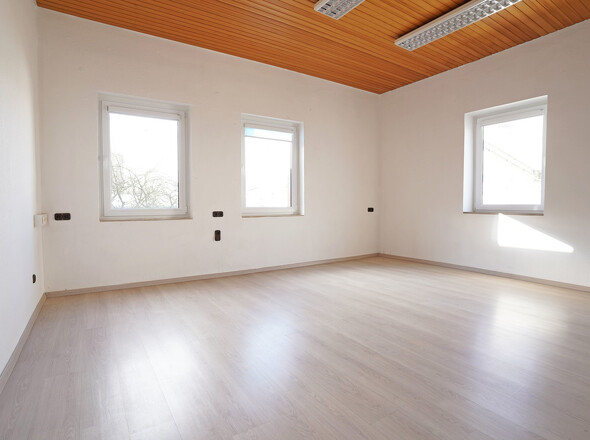 Büro 2 (1)